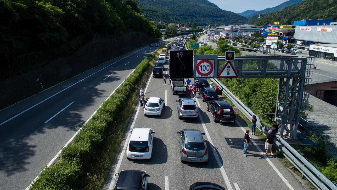 Auto incolonnate da Lugano Nord