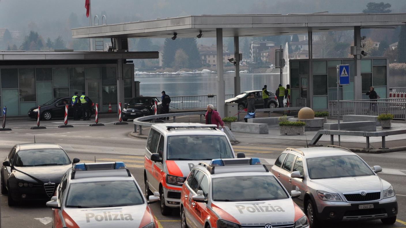 I controlli al valico di Ponte Tresa