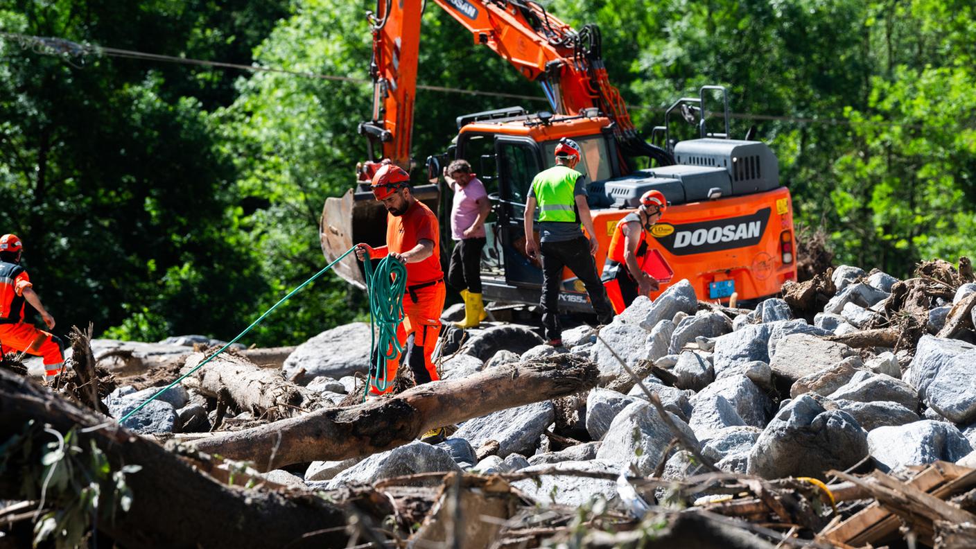 La ricerca dei dispersi in un'area devastata 