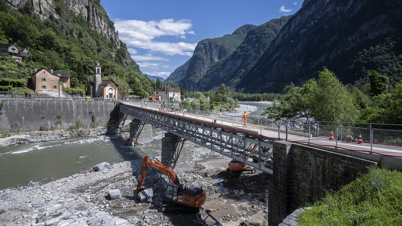 La passerella è l'unica via di comunicazione via terra tra Bassa e Alta Vallemaggia