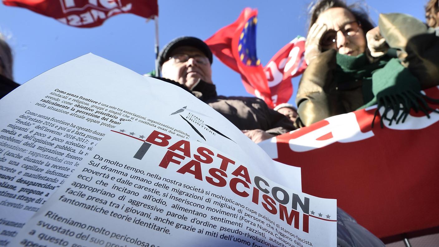 Manifestazione contro il fascismo poco distante da un convegno di Forza Nuova