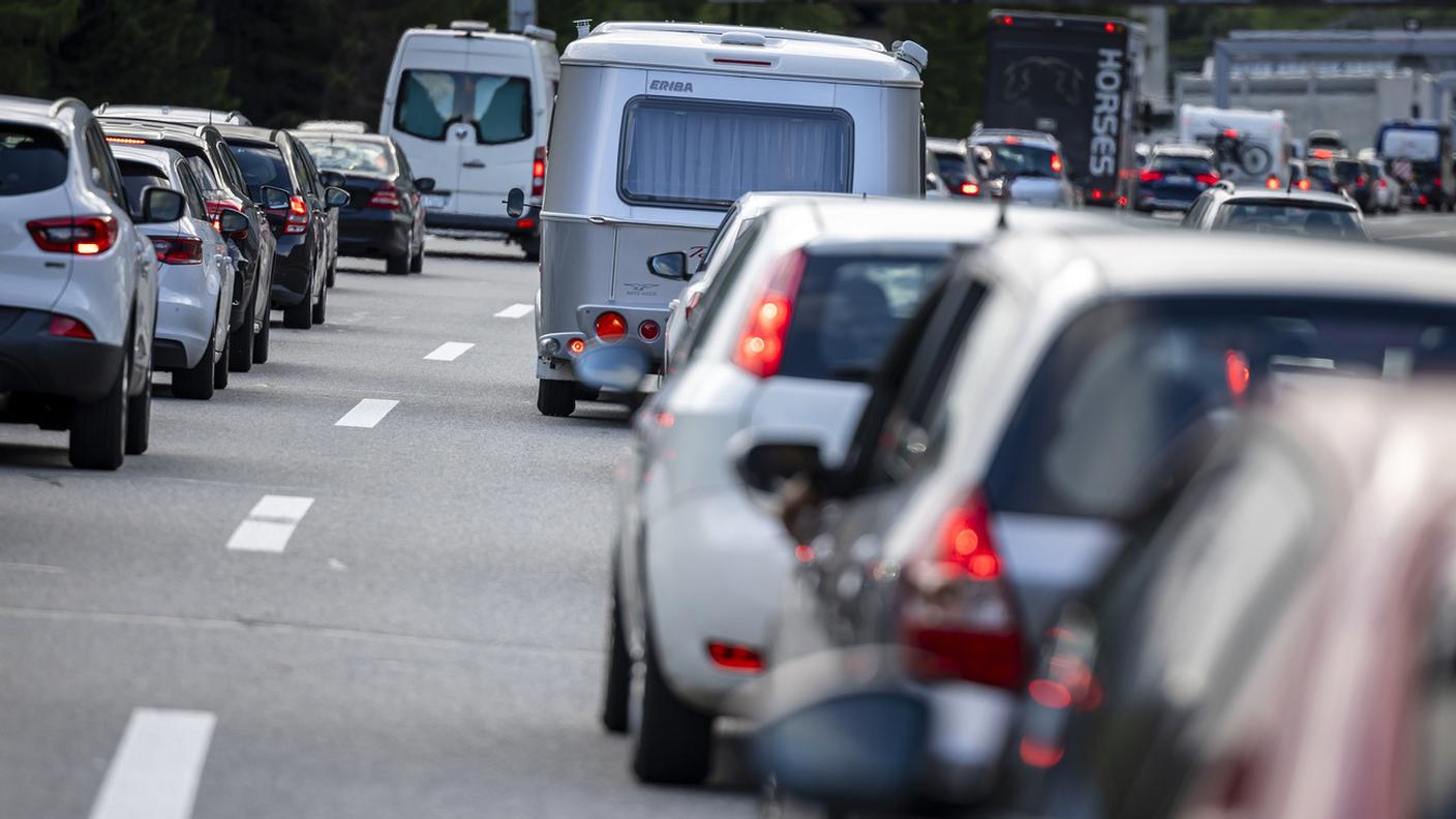 Veicoli in coda al San Gottardo