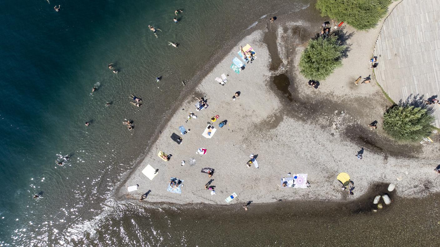 La Foce del Cassarate con i bagnanti di inizio agosto