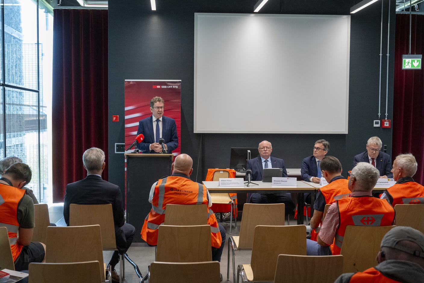 Alla conferenza stampa a Pollegio per la riapertura integrale del tunnel hanno preso parte Albert Rösti, Vincent Ducrot, Christian Vitta e Peter Camenzind
