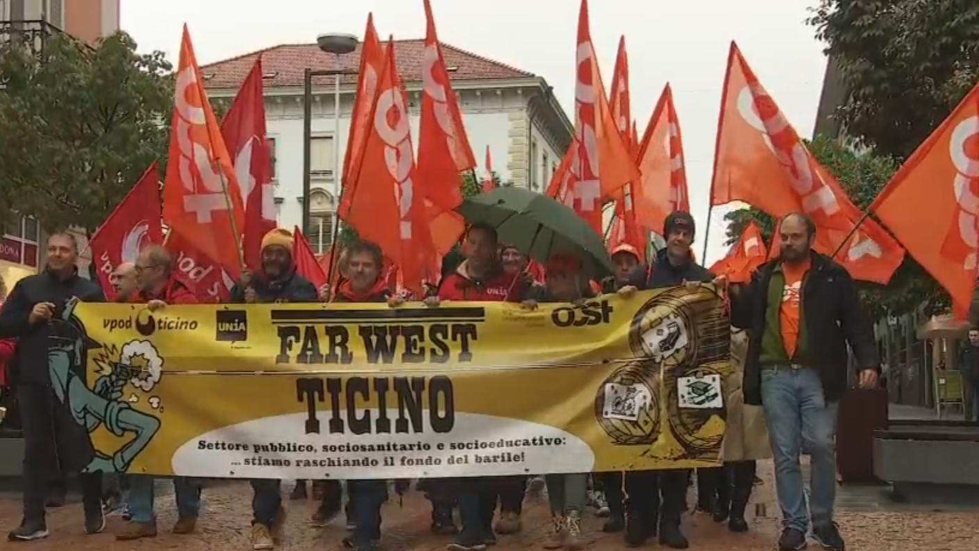 La testa del corteo dei dipendenti pubblici