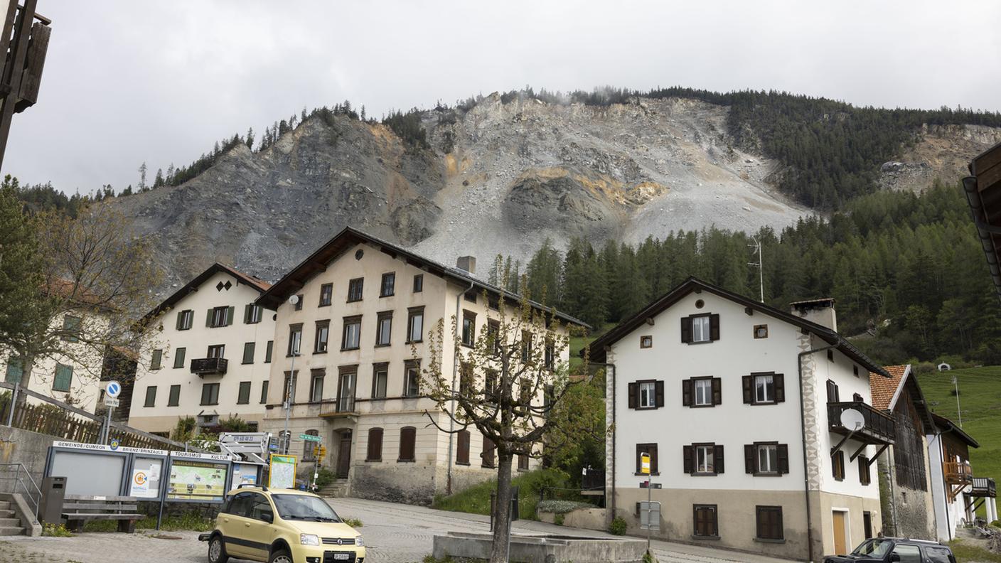 L'evacuazione del villaggio dovrà essere completata entro domenica prossima