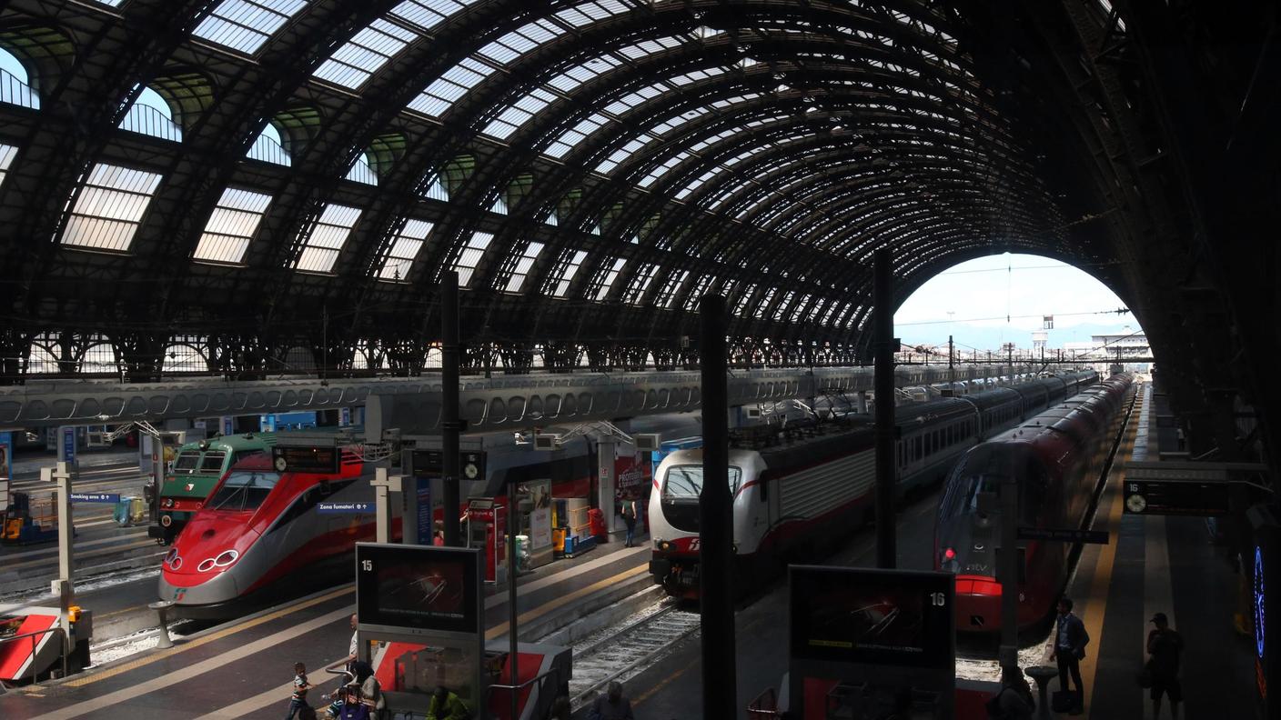 Il guasto poco dopo aver lasciato la stazione di Milano Centrale