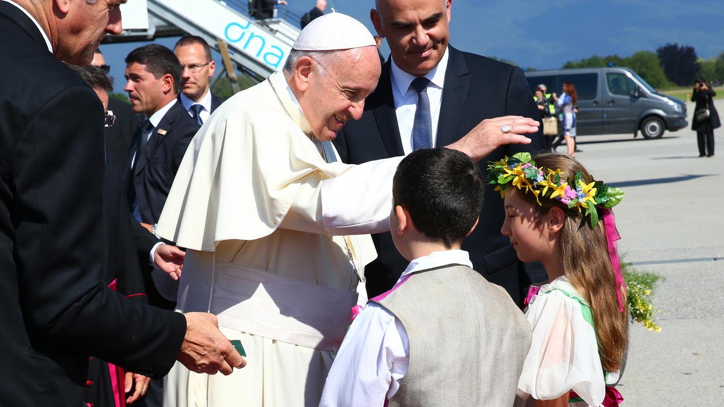 Il Papa e il presidente della Confederazione, Alain Berset, a Ginevra