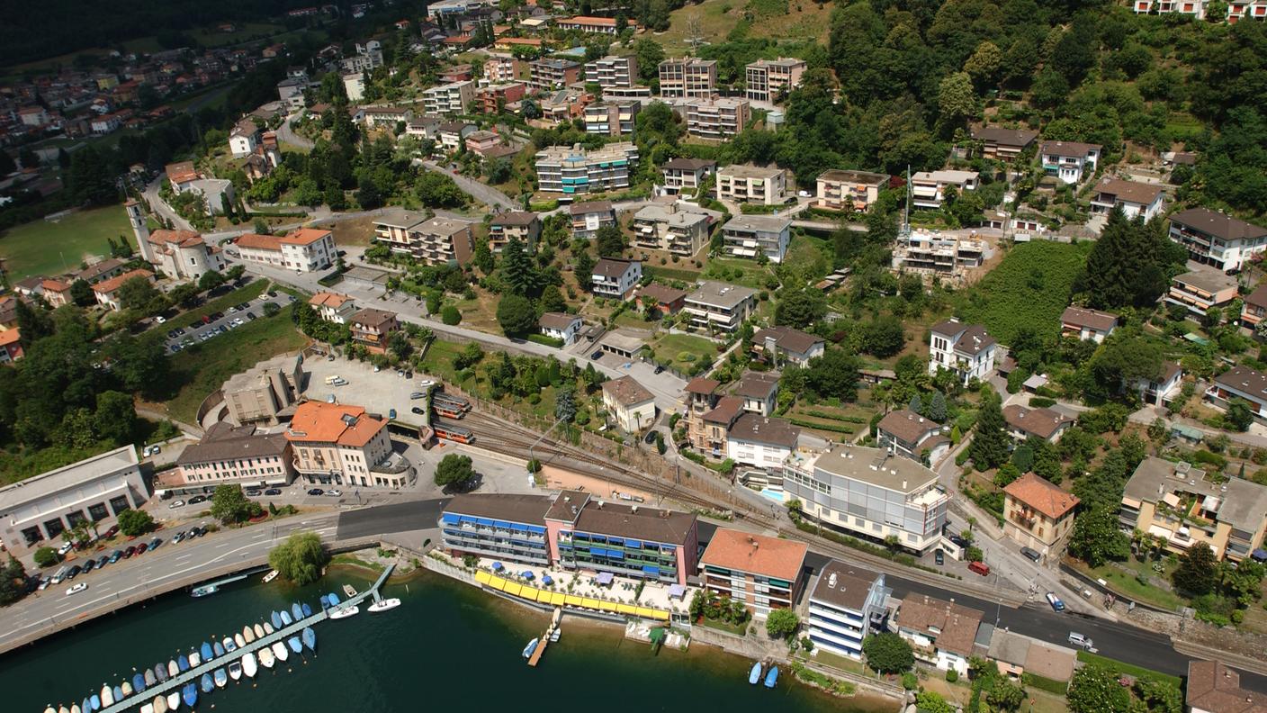 Nella foto una veduta del comune di Ponte Tresa