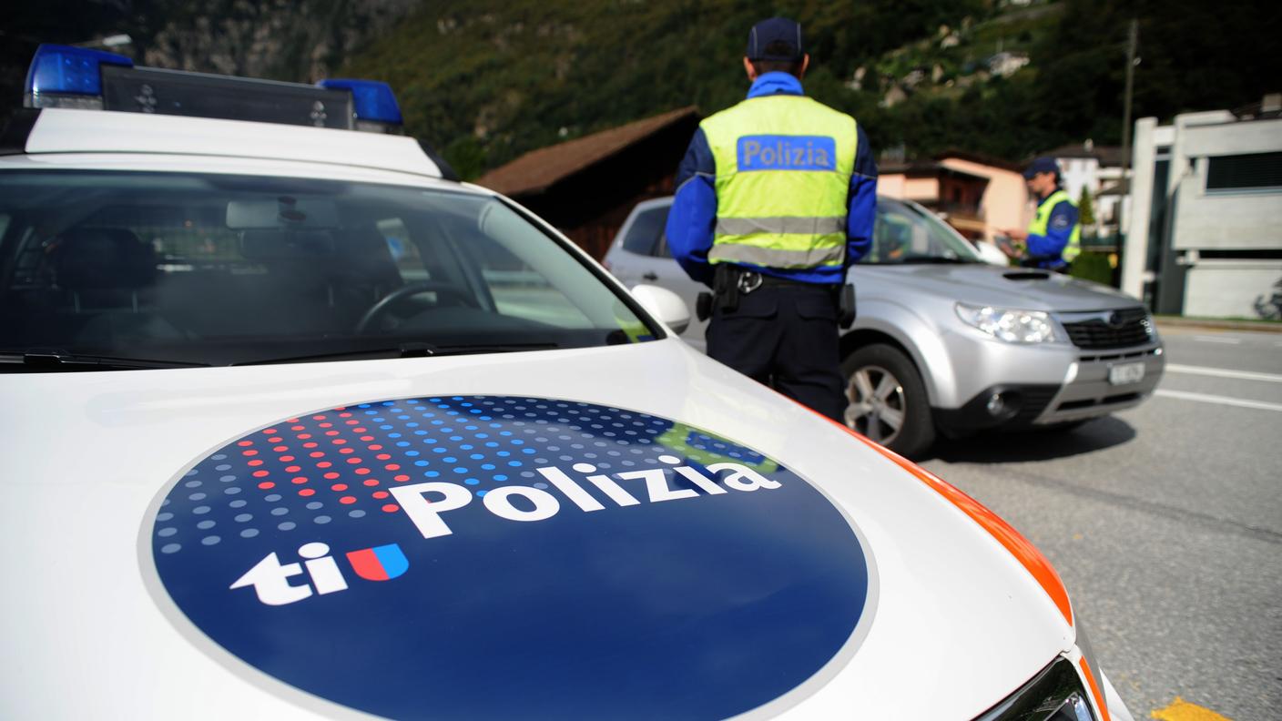 Il posto di blocco sull'A2 ha permesso alla polizia di fermare due persone