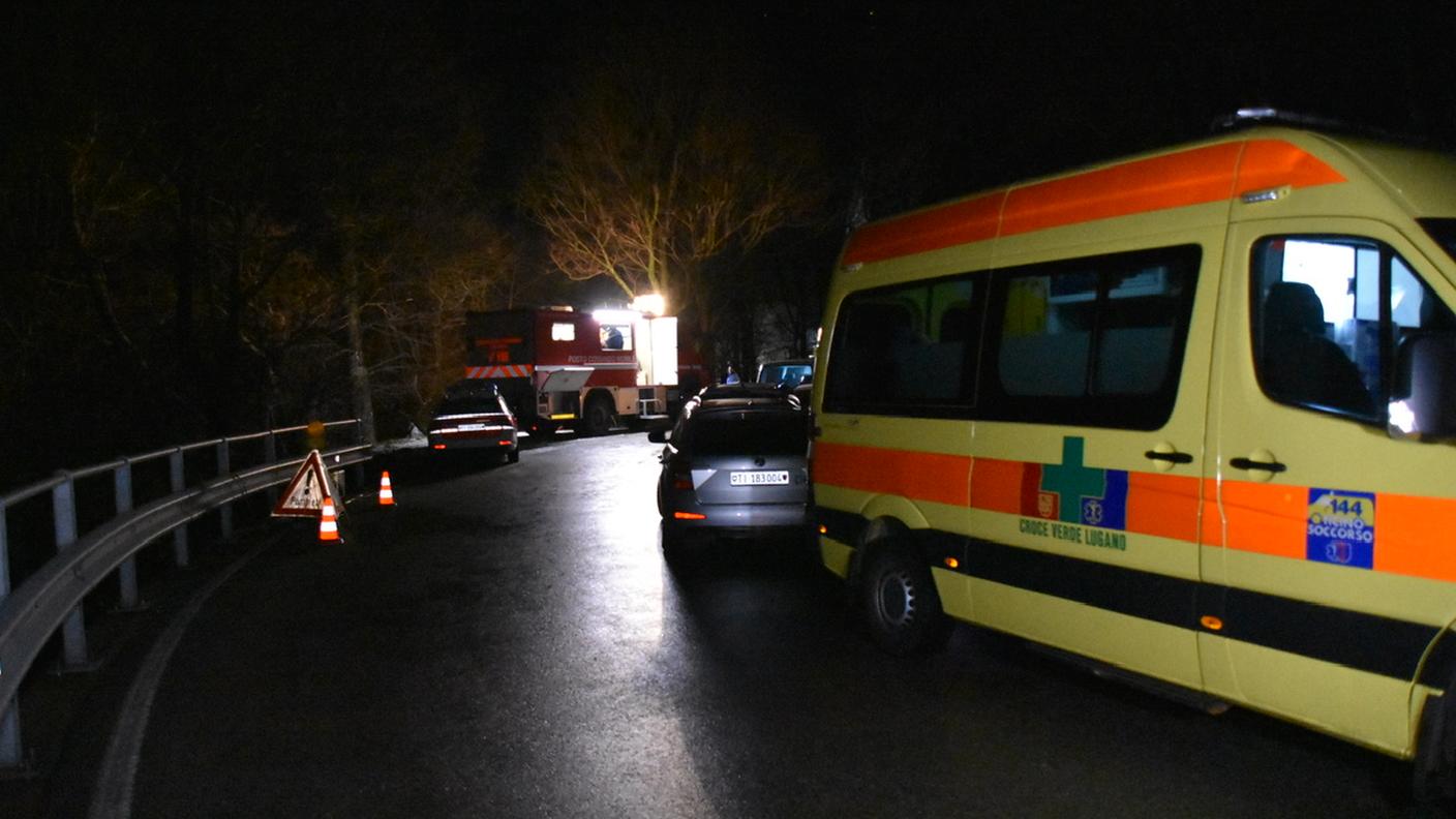 Polizia e soccorritori sul luogo della tragedia