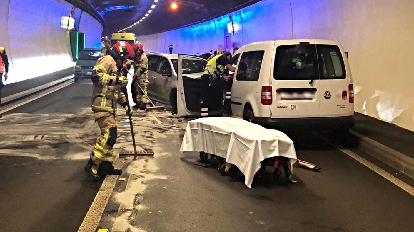L'incidente sta causando disagi al traffico