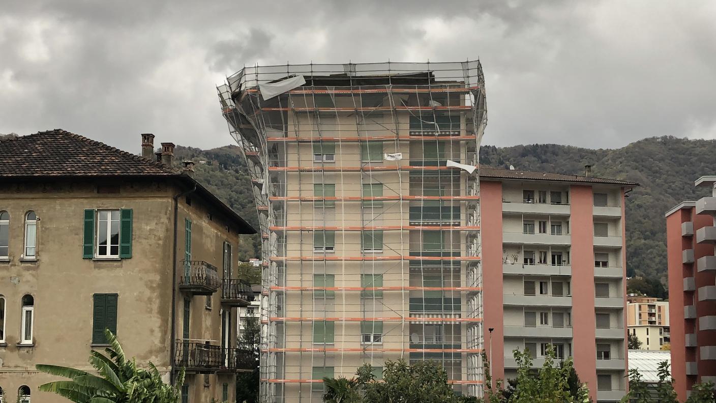 Impalcatura pericolante a Chiasso