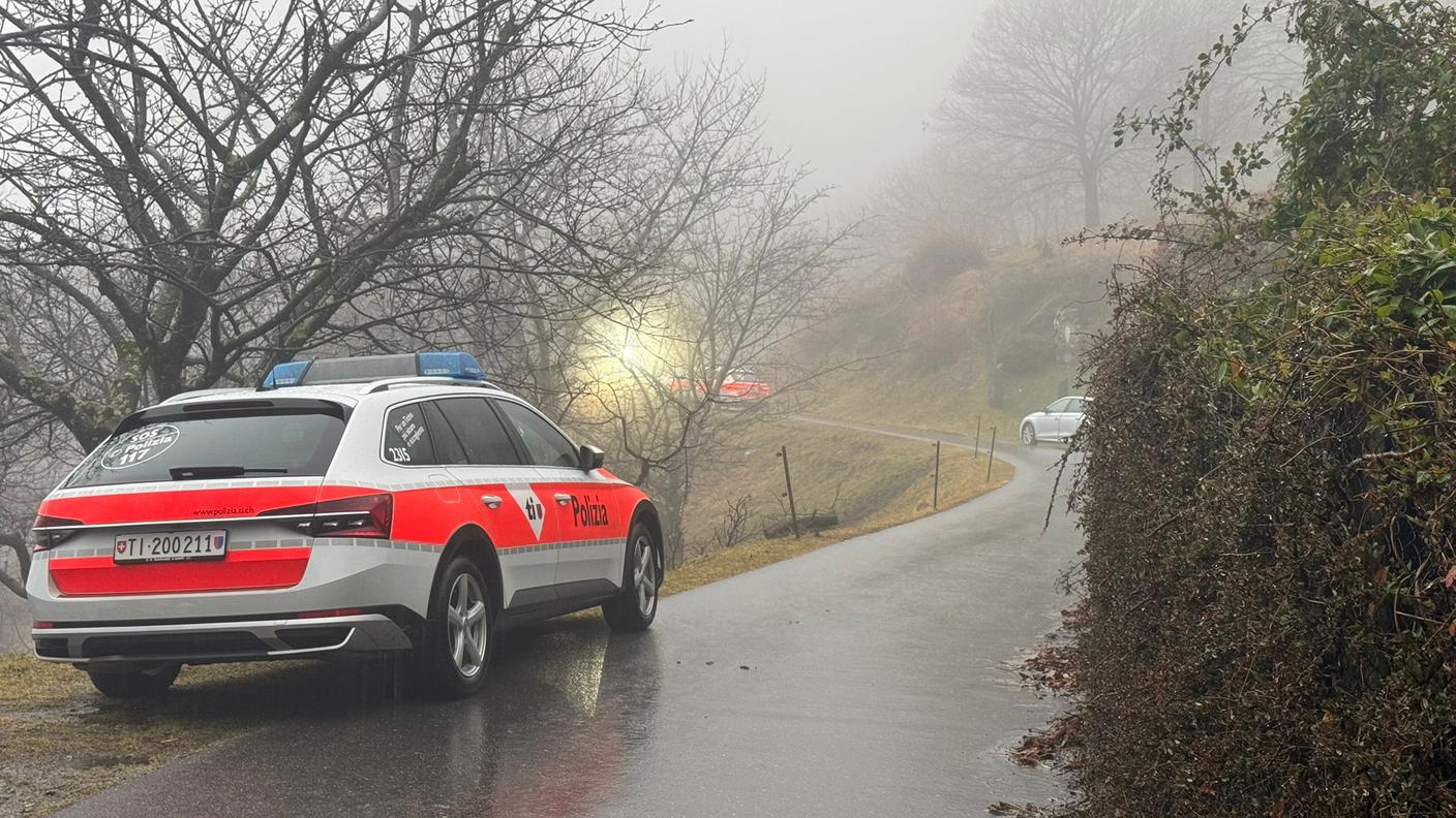 La polizia a Lodrino sul luogo del fatto di sangue