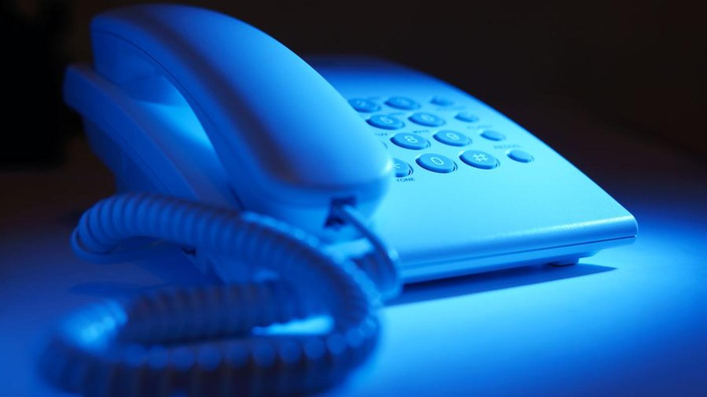 Tutto inizia con una telefonata alla vittima simulando il numero delle autorità