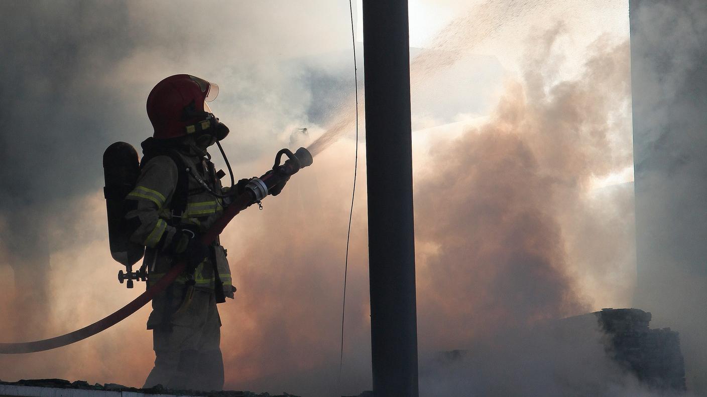 L'incendio è divampato poco dopo le 22.00
