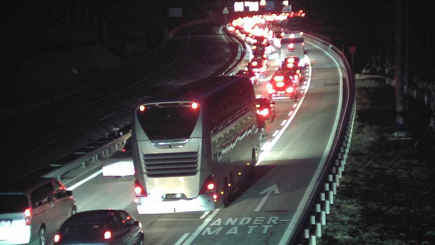 La colonna verso il Ticino si era formata già nella notte al San Gottardo
