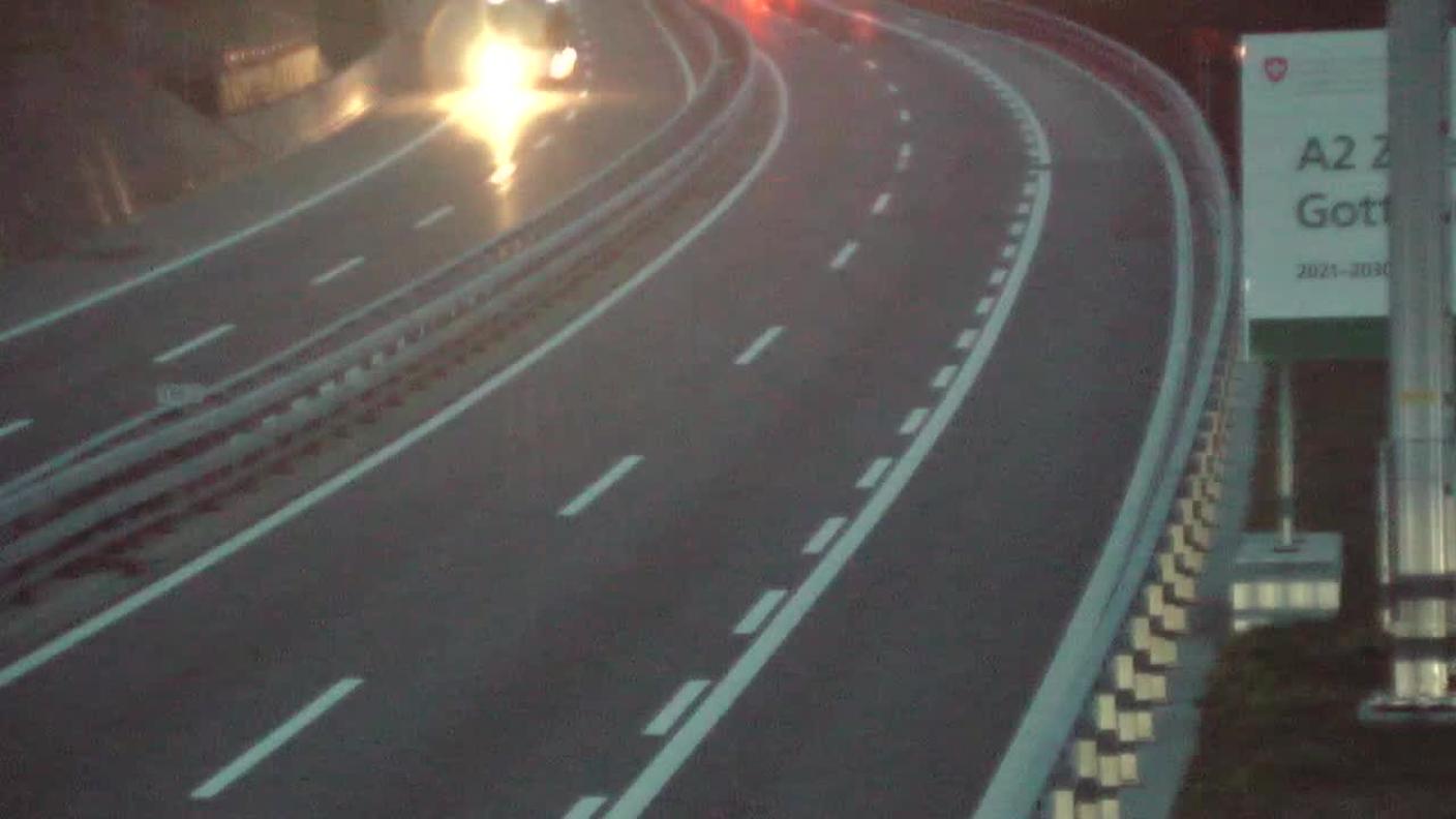 Il fotogramma in A2 della webcam iposizionata prima di Göschenen e rivolta in direzione sud