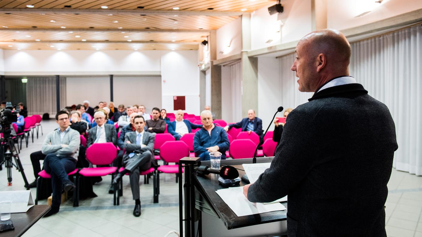 Fiorenzo Dadò presidente del partito, durante il Comitato Cantonale PPD
