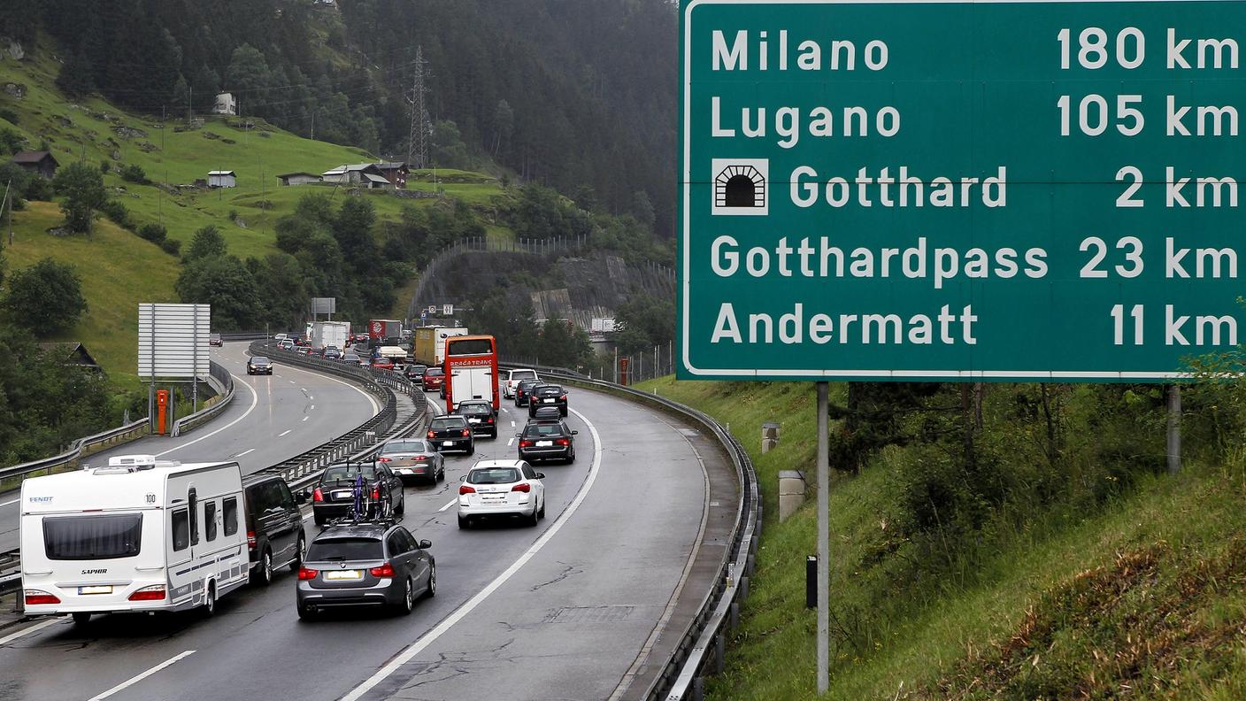 Qualche coda si è formata poco prima del portale di Göschenen