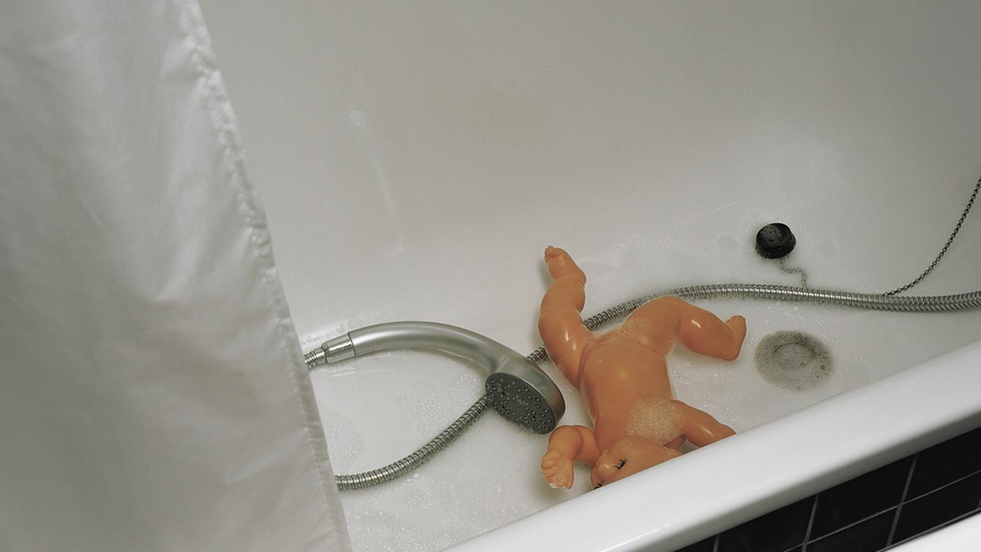 I bagni del padre con la bimba avevano sollevato i sospetti della madre