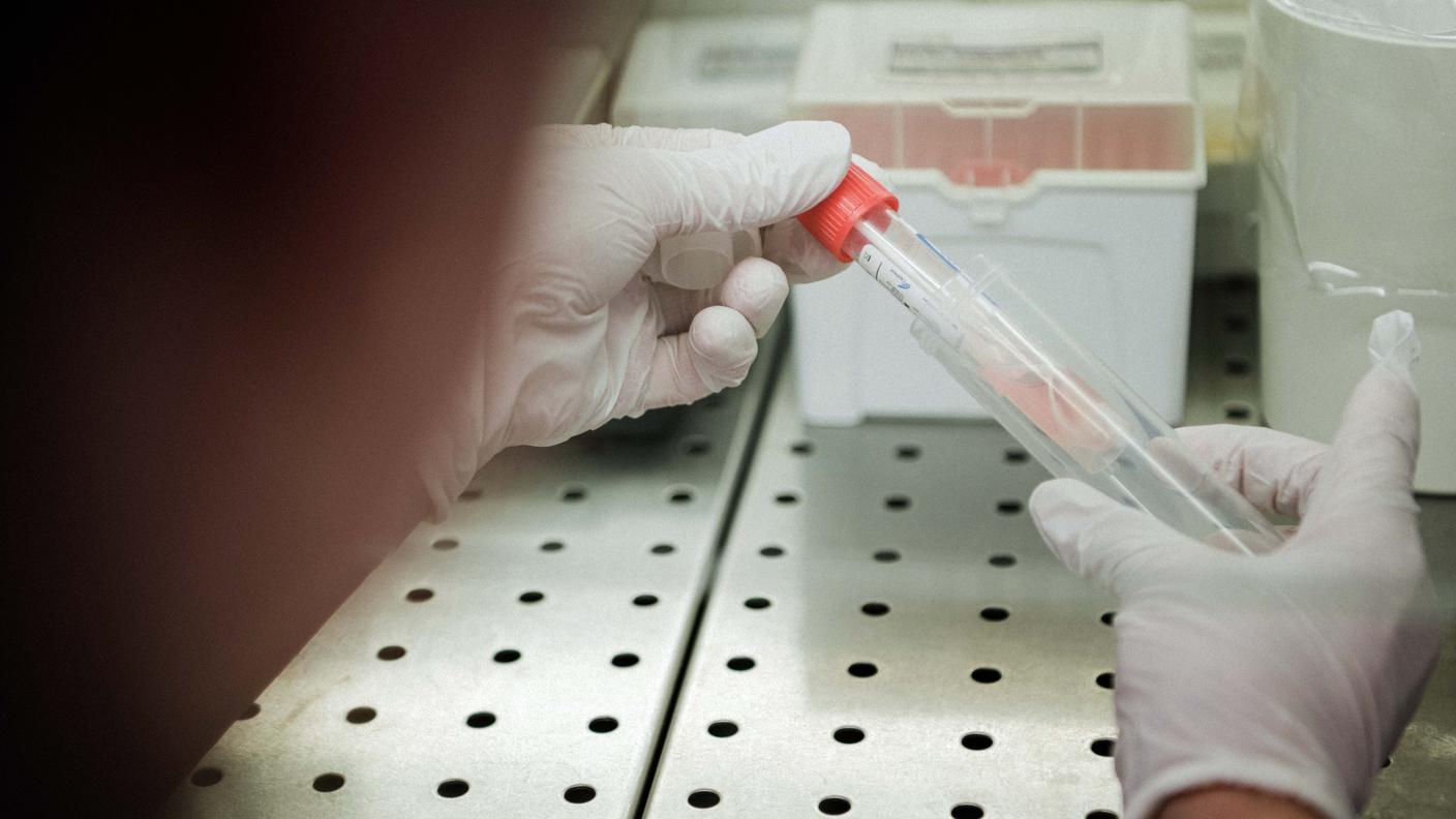 Oltre ai 6 giovani, sono finite in quarantena anche tutte le persone entrate in contatto con loro