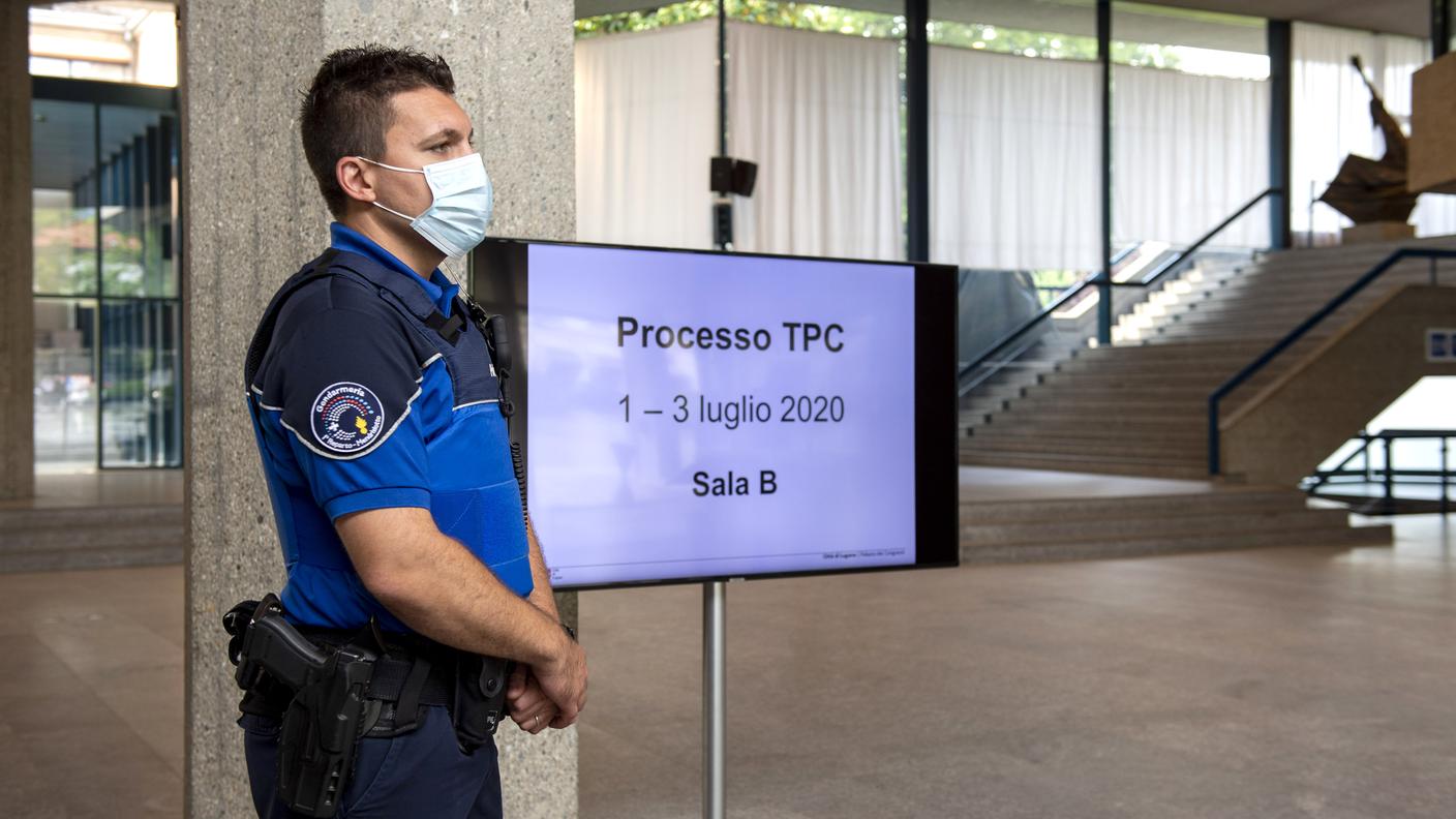 Il processo si svolge a porte chiuse al Palazzo dei congressi