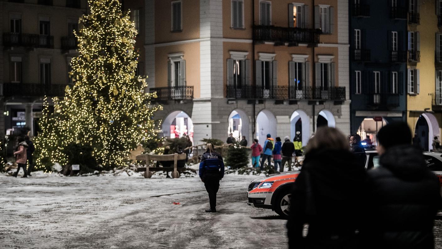 Piazza Riforma a Lugano /2