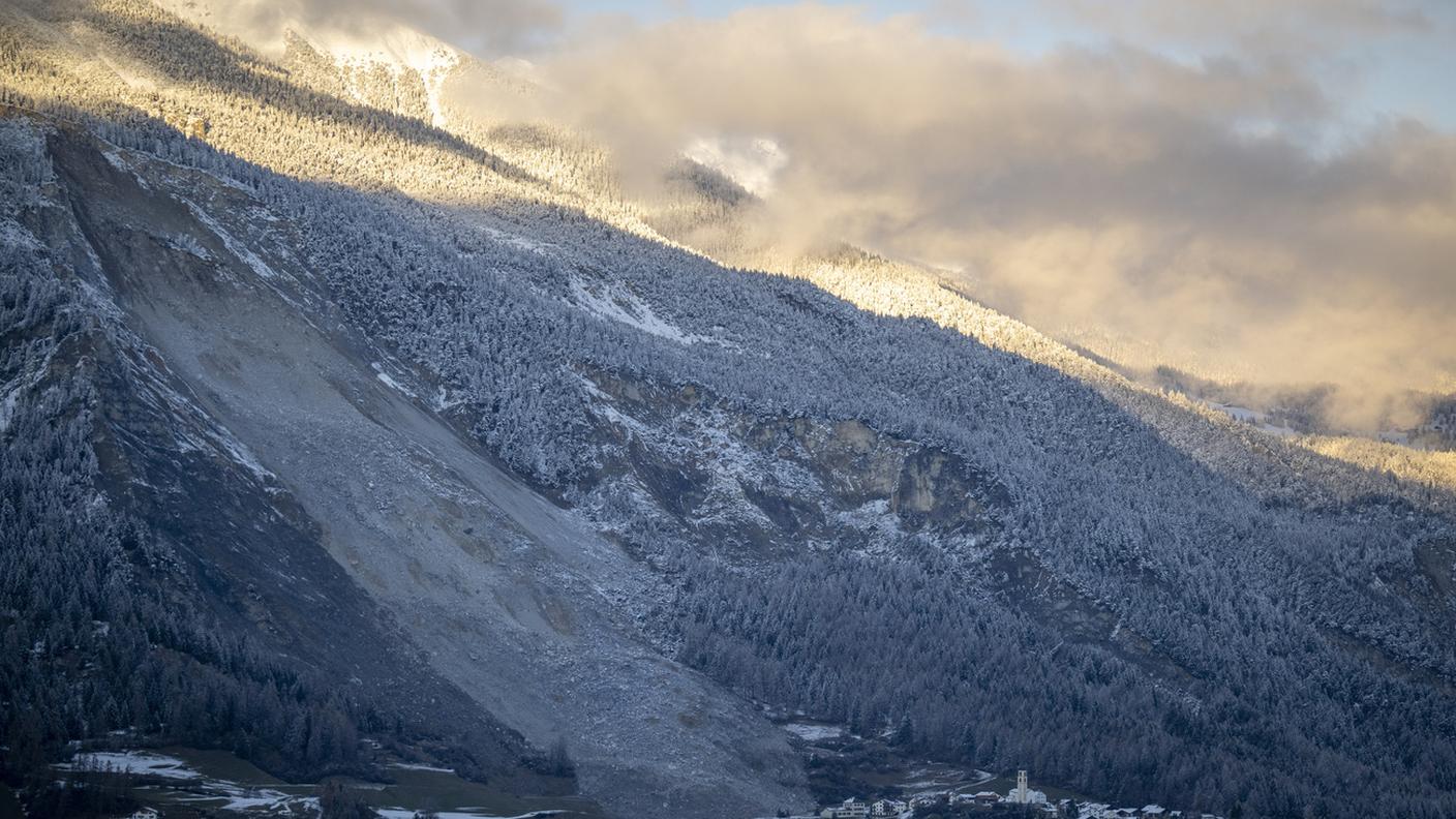 Brienz e la frana in un'immagine di novembre
