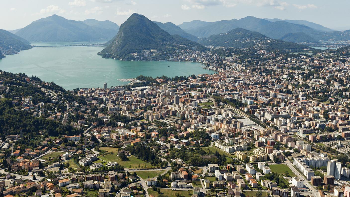 A far scattare l'inchiesta, la segnalazione di un istituto di credito luganese