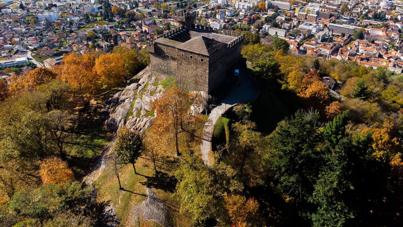 Il castello di Sasso Corbaro, che accoglierà la mostra su Raffaello