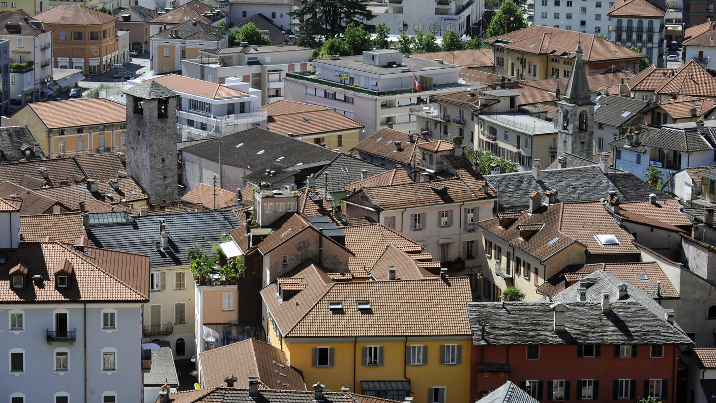 Nella foto uno scorcio sulla città vecchia a Locarno.