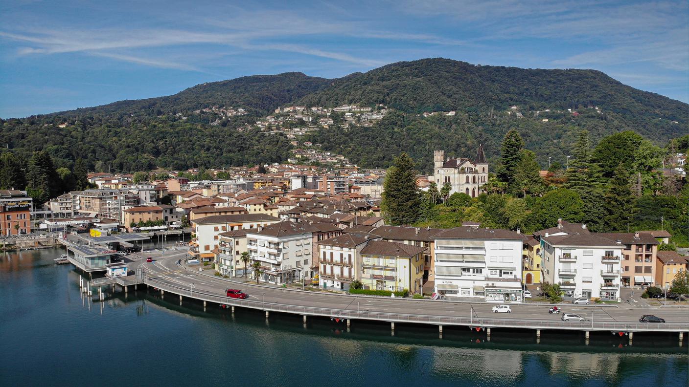 Una veduta aerea di Ponte Tresa e della dogana