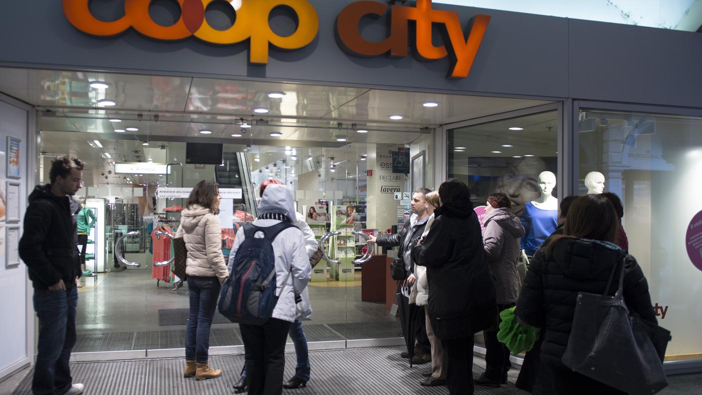 Accessi bloccati alla Coop City 