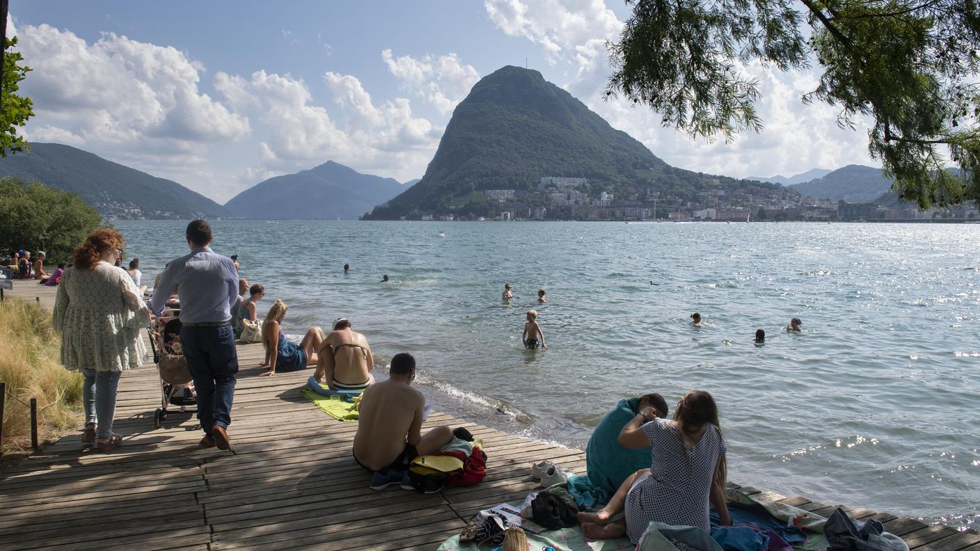 Si alza il livello del Cassarate e del lago, al Ciani sparisce la spiaggia