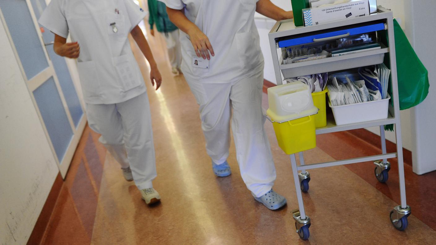 Venissero a mancare i 600 frontalieri che lavorano nei suoi ospedale l'Ente cantonale dovrebbe chiudere il Civico di Lugano o il San Giovanni di Bellinzona oppure sia la Beata Vergine di Mendrisio che La Carità di Locarno