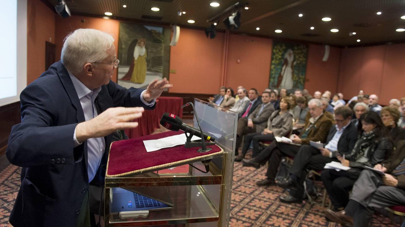 Christoph Blocher in conferenza stampa a Lugano