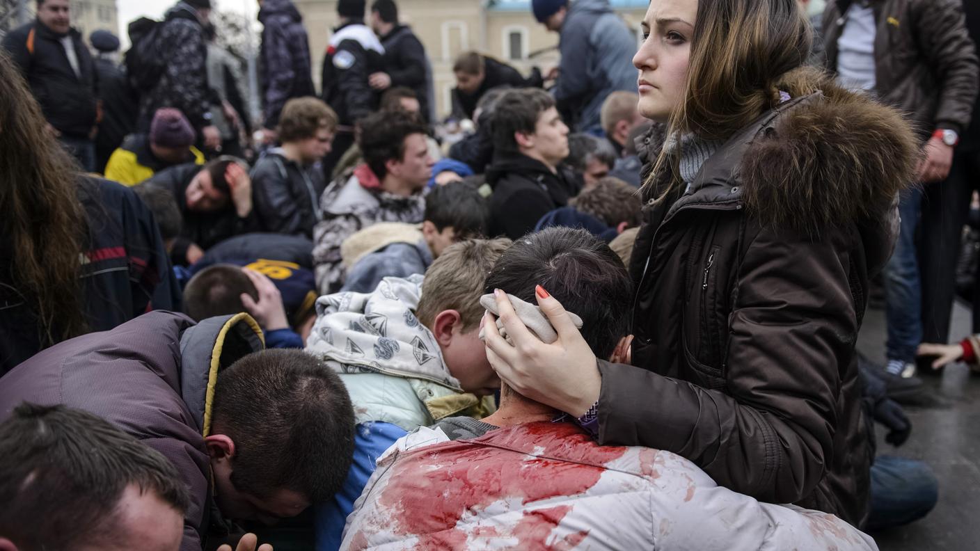 Manifestanti feriti