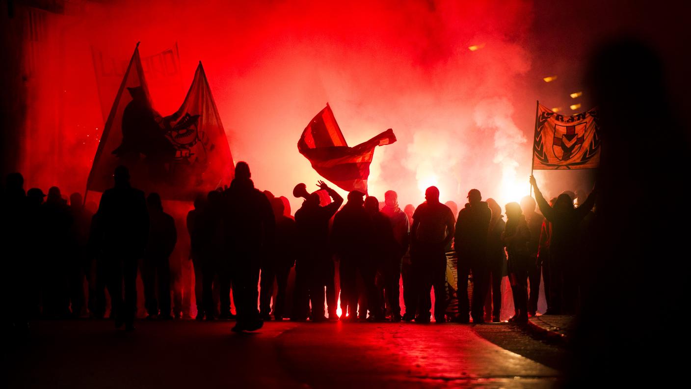 Gli ultras dell'HCL arrivano alla Valascia per il secondo derby fra Lugano e HCAP