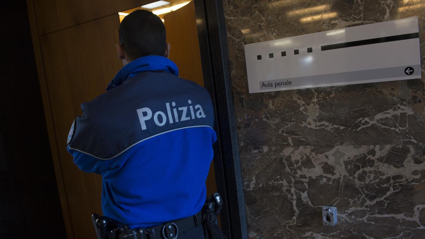 Misure di sicurezza oggi davanti all'aula penale