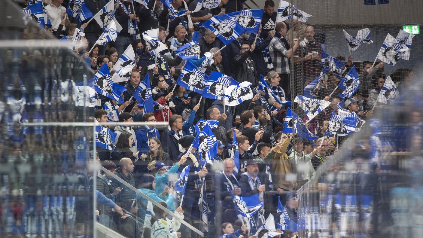 La curva dei tifosi dell'Ambri Piotta