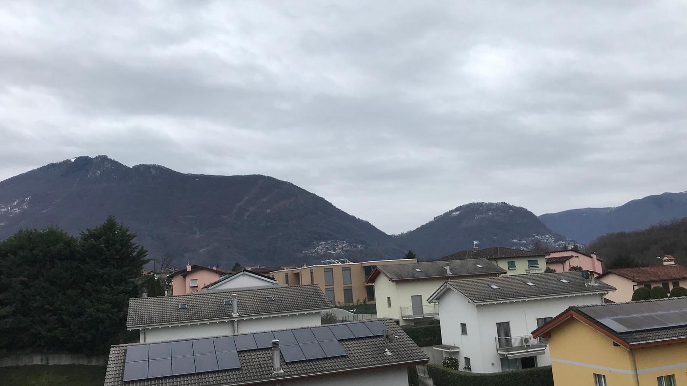 Il cielo nuvoloso venerdì mattina sopra Comano