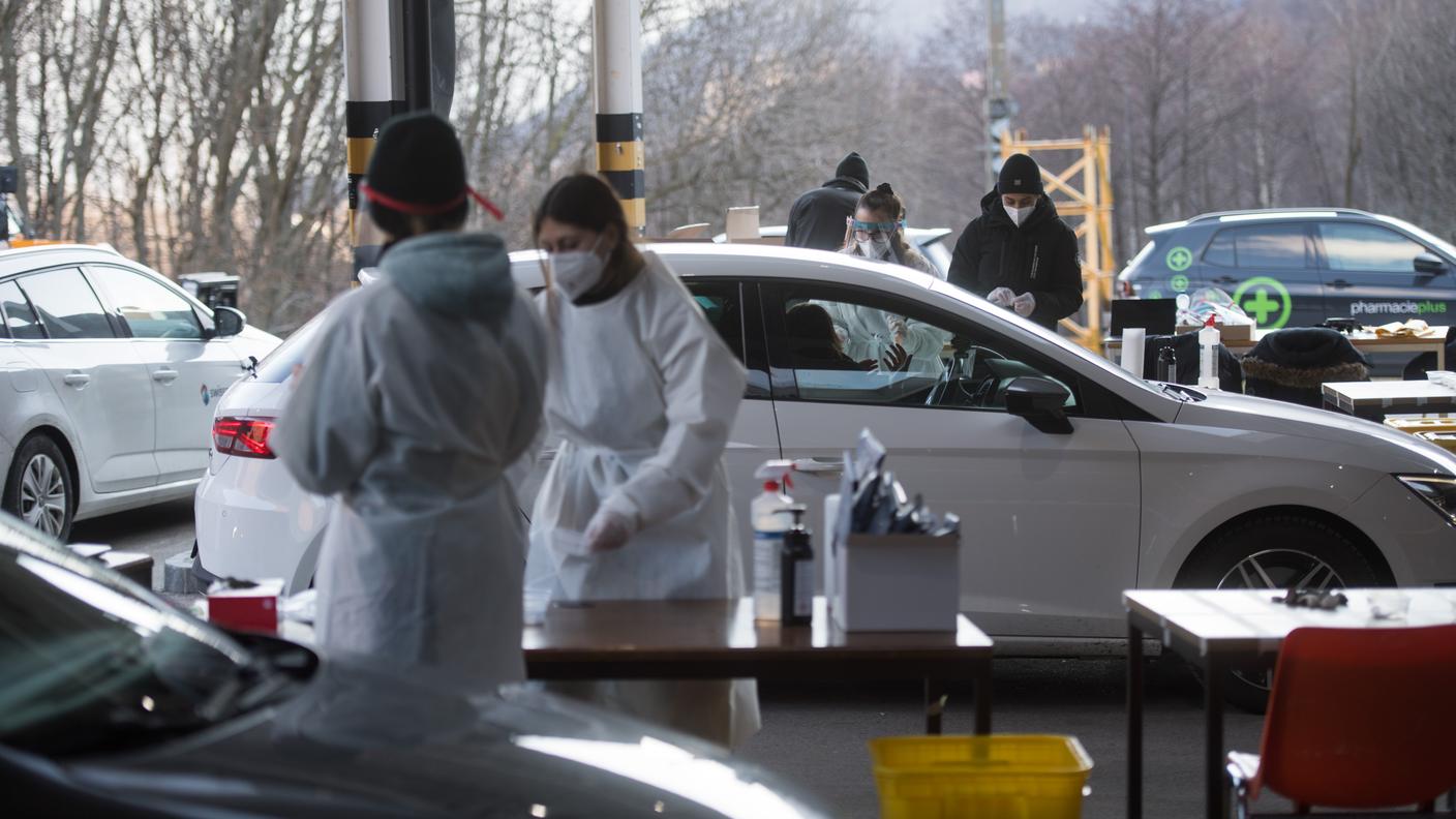 Il "drive-in" per i test a Rivera
