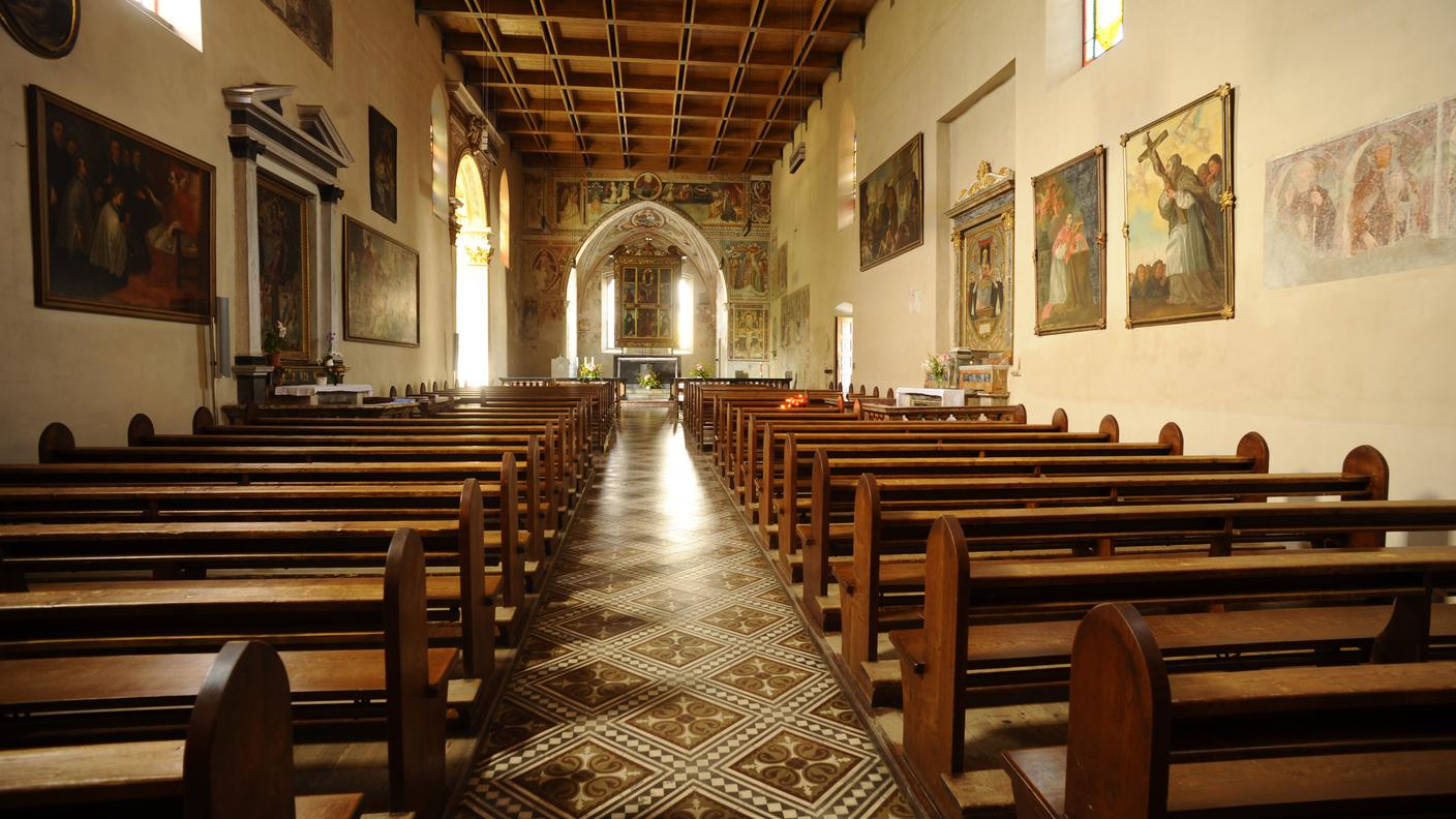 Interno Chiesa S Maria Misericordia Ascona tp.jpg