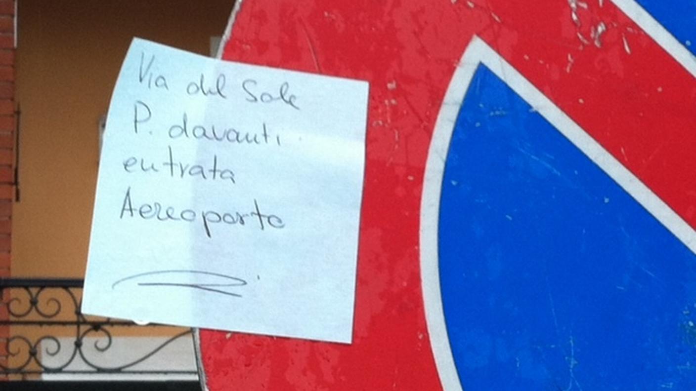 Ascona_cartelli stradali_funerale Barra_rsi5.JPG