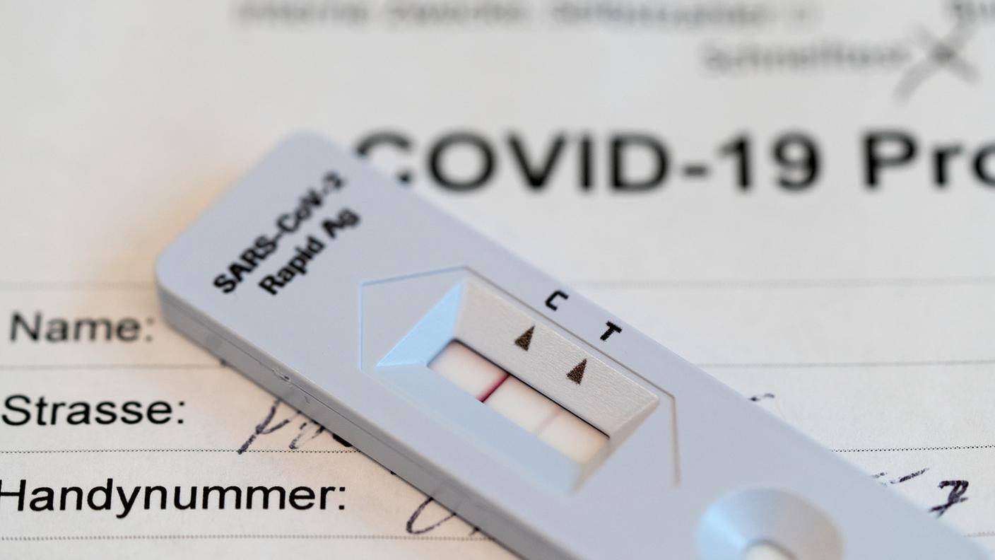 Aumentano le persone positive al coronavirus