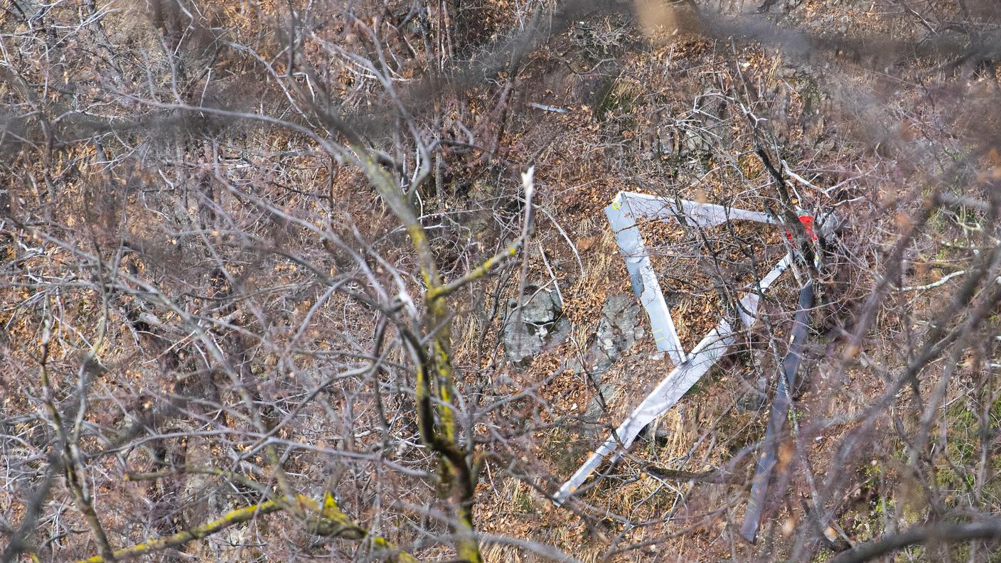 L'elicottero è caduto in una zona impervia nella valle del Carcale.