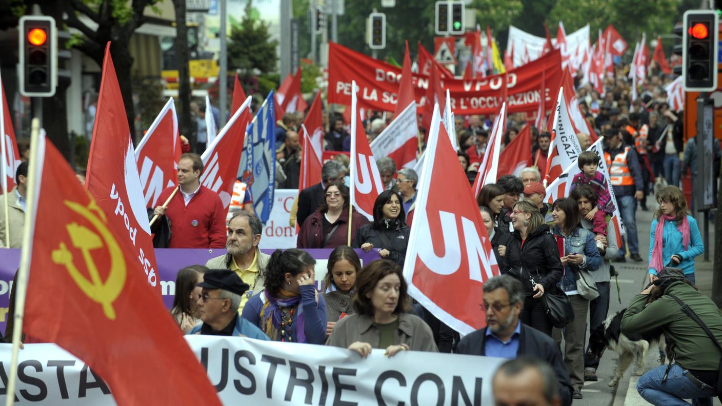 Un'immagine del corteo del Primo Maggio a Lugano, nel 2010
