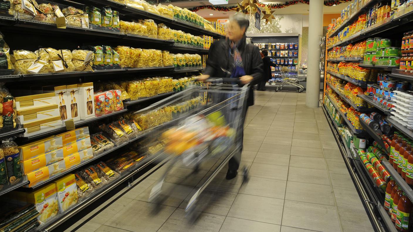 Il rincaro, sostiene il PS, tocca in particolare beni alimentari di prima necessità e combustibili fossili, con conseguente sui costi di trasporto e di riscaldamento