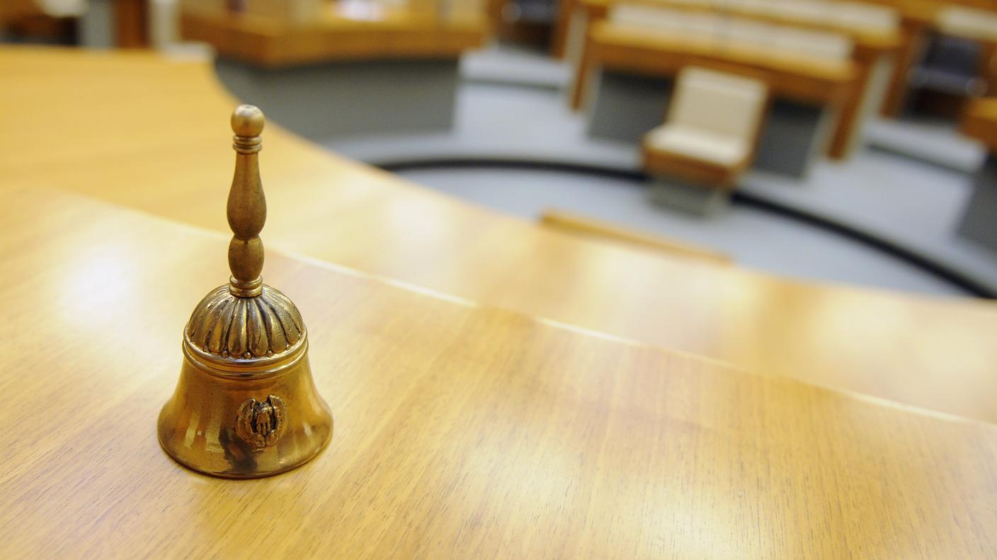 Processo al via